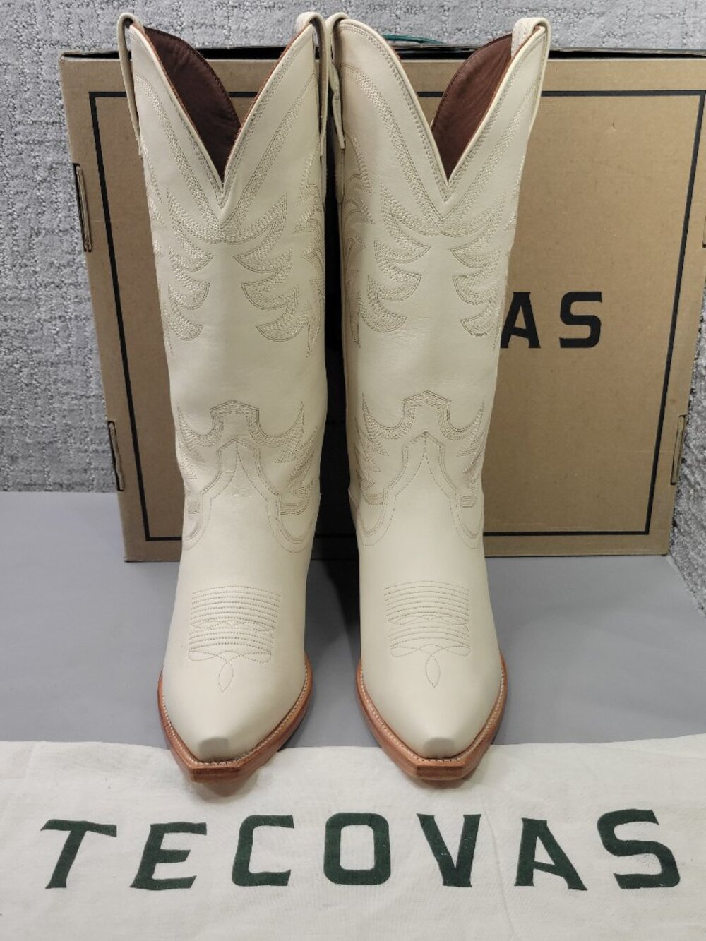 Tecovas the Annie Women's Size US 9.5B Bone Cowhide Cowgirl Boots - Picture 2 of 13